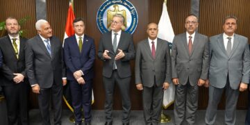 جانب من توقيع الاتفاقية