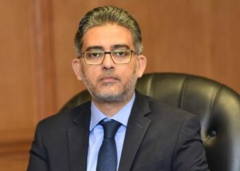 الدكتور أحمد عبد العزيز