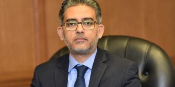 الدكتور أحمد عبد العزيز