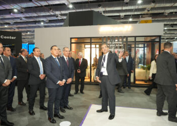 خلال جناح المصرية للاتصالات