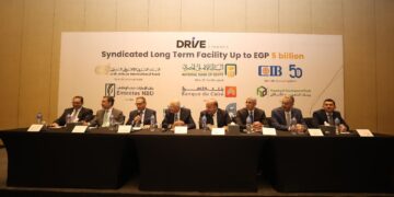 جانب من التوقيع