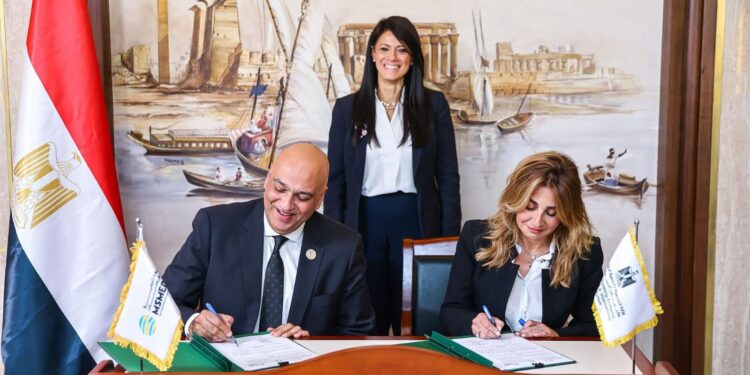 خلال مراسم توقيع مذكرة تفاهم