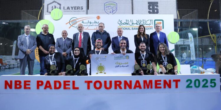 خلال الاحتفال بنهائي بطولة البادل