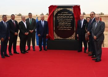 خلال مراسم حفل وضع حجر الأساس للمصنع