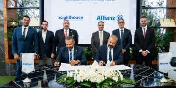 جانب من توقيع الاتفاقية