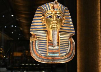 الملك توت عنخ آمون