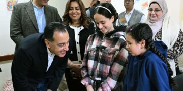 جانب من جولة مدبولي في مكتبة مصر