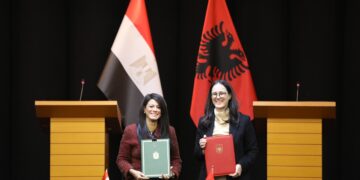 جانب من توقيع مذكرة التفاهم