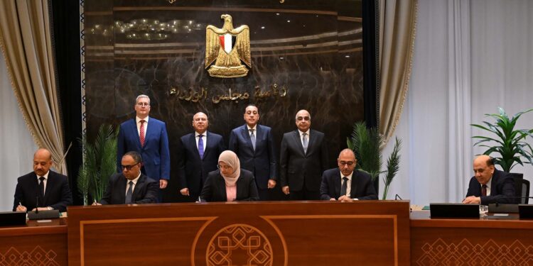 الدكتور مصطفى مدبولي، رئيس مجلس الوزراء، بمقر الحكومة بالعاصمة الجديدة