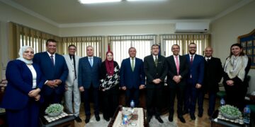 جانب من توقيع البروتوكول