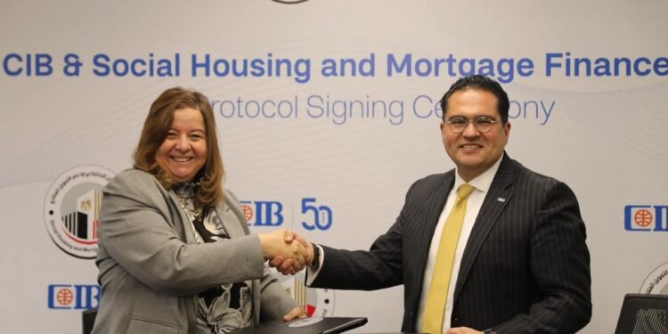 جانب من توقيع البروتوكول