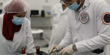 جزء من فريق عمل وكالة الفضاء