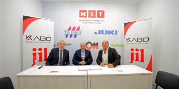 جانب من توقيع الشراكة