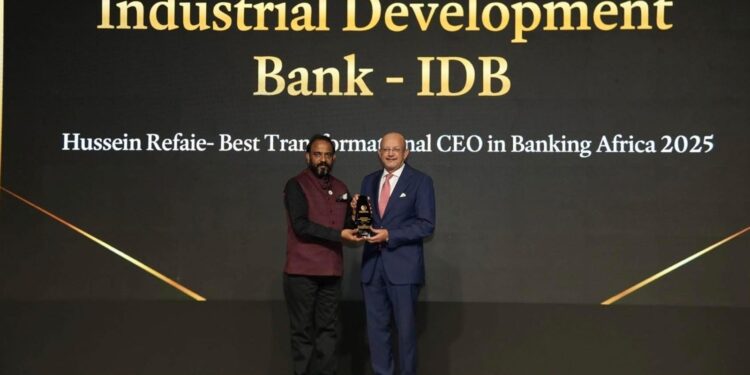 حسين رفاعي يتسلم جائزة “Best Transformational CEO in Banking – Africa 2025”