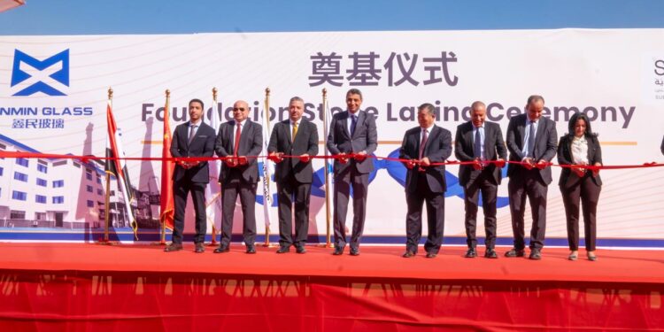 وضع حجر الأساس لمصنع شين مين للزجاج باستثمارات 70 مليون دولار في منطقة السخنة