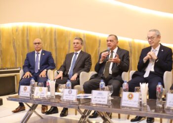 جانب من حوار رئيس مصلحة الجمارك