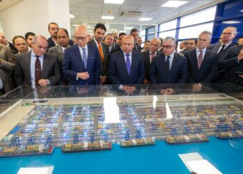 كامل الوزير يشهد دخول ميناء السخنة موسوعة جينيس