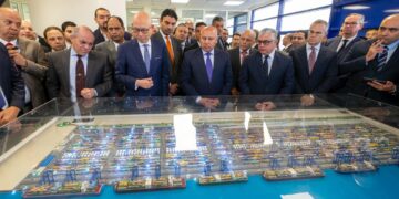 كامل الوزير يشهد دخول ميناء السخنة موسوعة جينيس