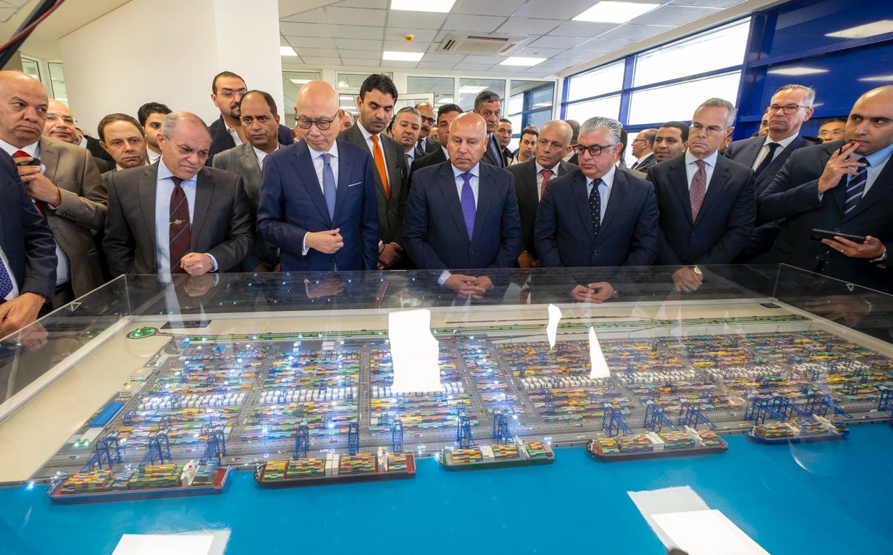 كامل الوزير يشهد دخول ميناء السخنة موسوعة جينيس