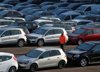 سوق السيارات