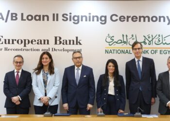 البنك الأهلي يوقع اتفاقية تمويل بـ100 مليون دولار مع البنك الأوروبي لدعم المشروعات الصغيرة