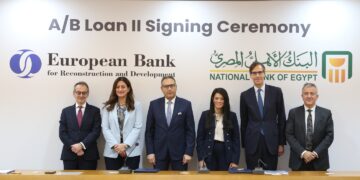 البنك الأهلي يوقع اتفاقية تمويل بـ100 مليون دولار مع البنك الأوروبي لدعم المشروعات الصغيرة