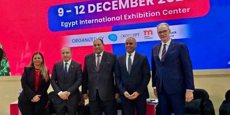 حسن الخطيب وزير الاستثمار والتجارة الخارجية