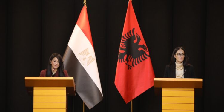 جانب من اللجنة المشتركة المصرية الألبانية