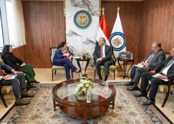 مباحثات بين البترول والبنك الأوروبي لإعادة الإعمار لتعزيز التمويل والاستثمار في البترول والتعدين