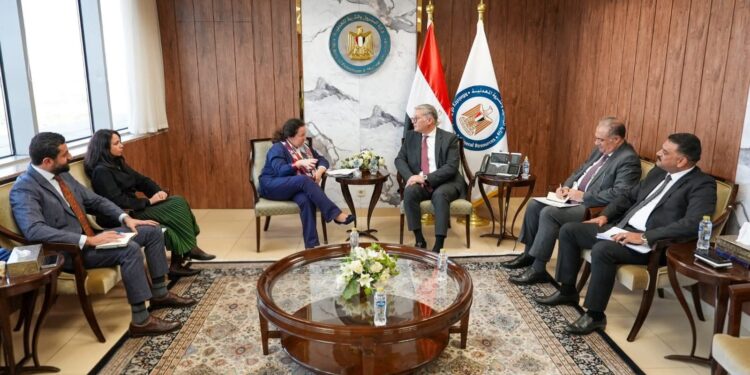 مباحثات بين البترول والبنك الأوروبي لإعادة الإعمار لتعزيز التمويل والاستثمار في البترول والتعدين