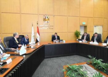 المهندس شريف الشربيني وزير الإسكان والمرافق والمجتمعات العمرانية