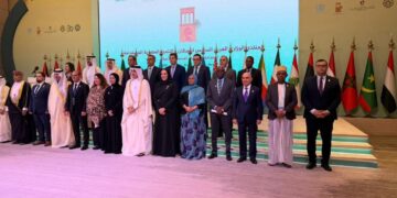 وزير الإسكان والمرافق والمجتمعات العمرانية