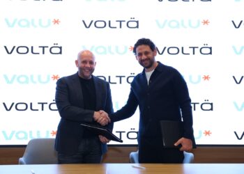 جانب من التوقيع