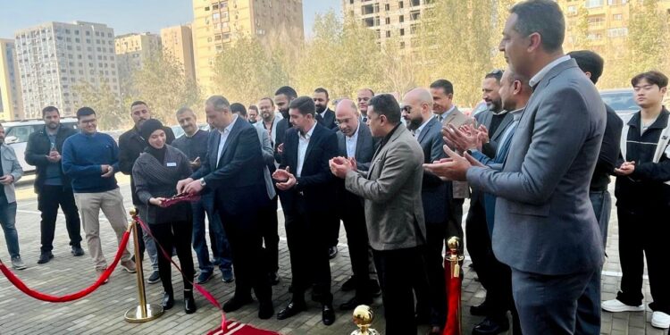 جانب من افتتاح المصنع