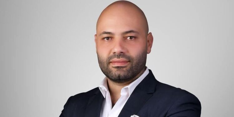 أحمد حمدي، المدير العام للمبيعات لشركة أوتوموبيليتي