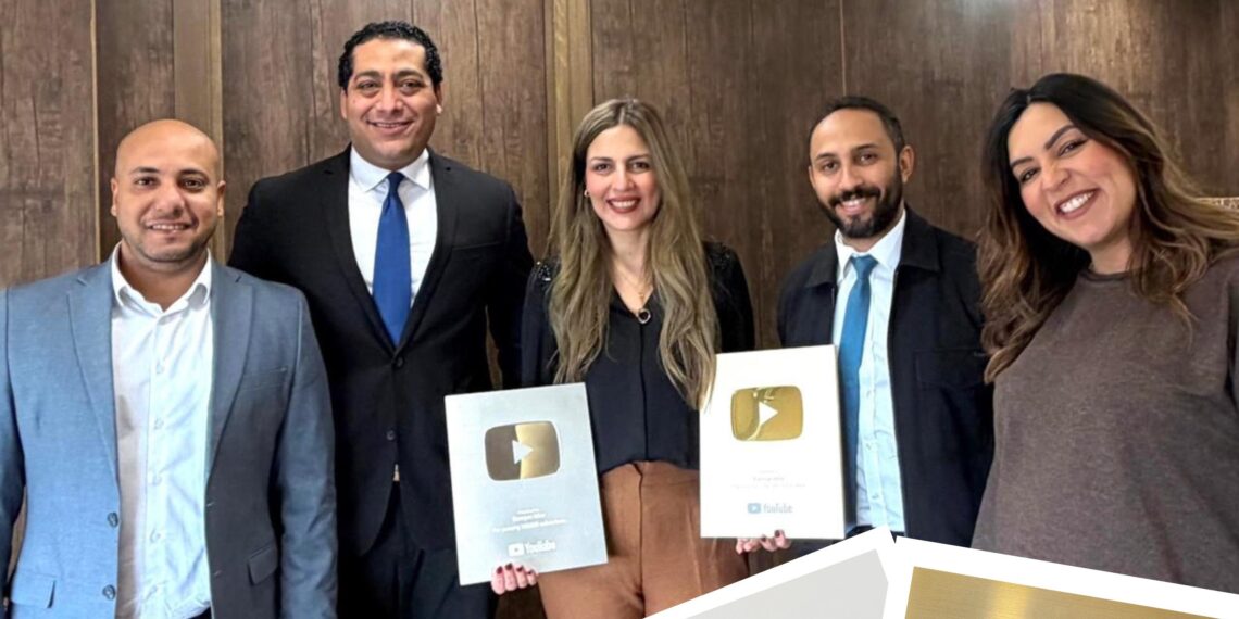 جانب من تسلم الدرع