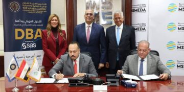 جانب من توقيع الاتفاقية