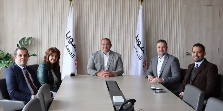 جانب من توقيع الاتفاقية