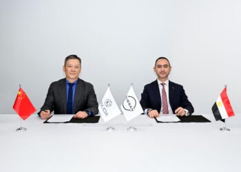 جانب من توقيع الشراكة