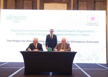 جانب من توقيع الاتفاقية