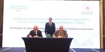 جانب من توقيع الاتفاقية