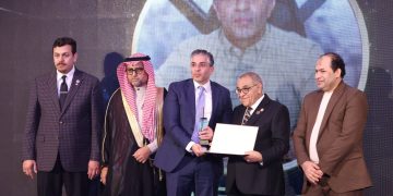 الشنواني يتسلم جائزة سهولة لأفضل تطبيق تمويل استهلاكي في مصر