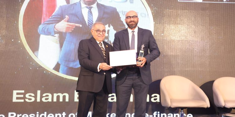 جانب من التكريم