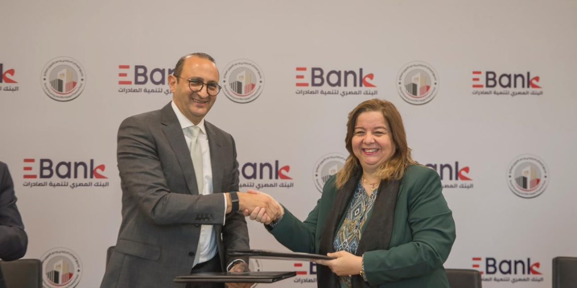 جانب من توقيع البروتوكول