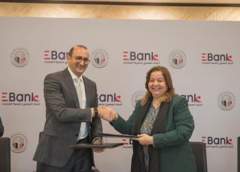 جانب من توقيع البروتوكول