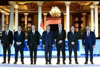 جانب من توقيع الاتفاقيات