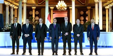 جانب من توقيع الاتفاقيات