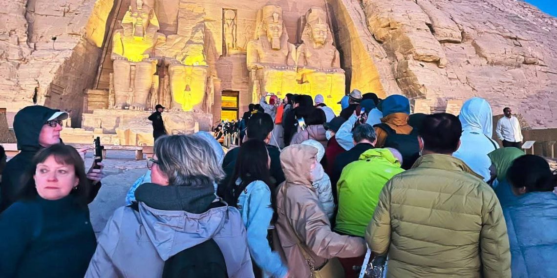 جانب من تعامد الشمس على وجه رمسيس الثاني