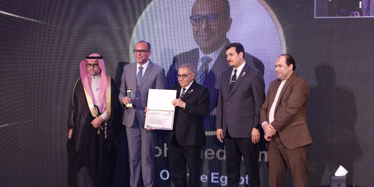 جانب من التتويج